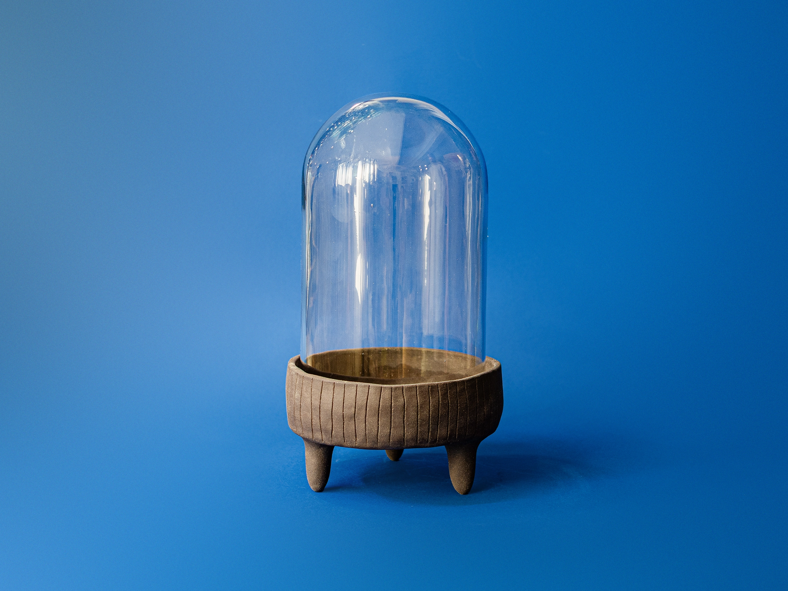 Recipient Terariu Cloche Grey cupola de sticla cu baza ceramica gri